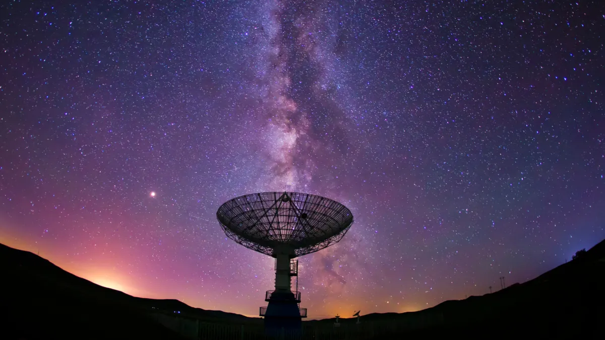 Vida fora da Terra? Telescópio capta ondas de rádio de outra galáxia